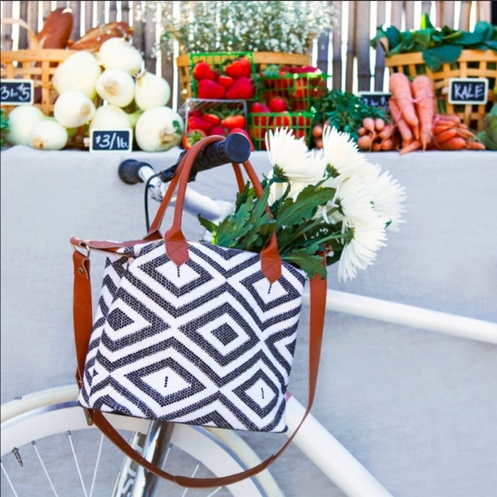 ⏬NWT Tribe Alice Aztec Carryall Purse